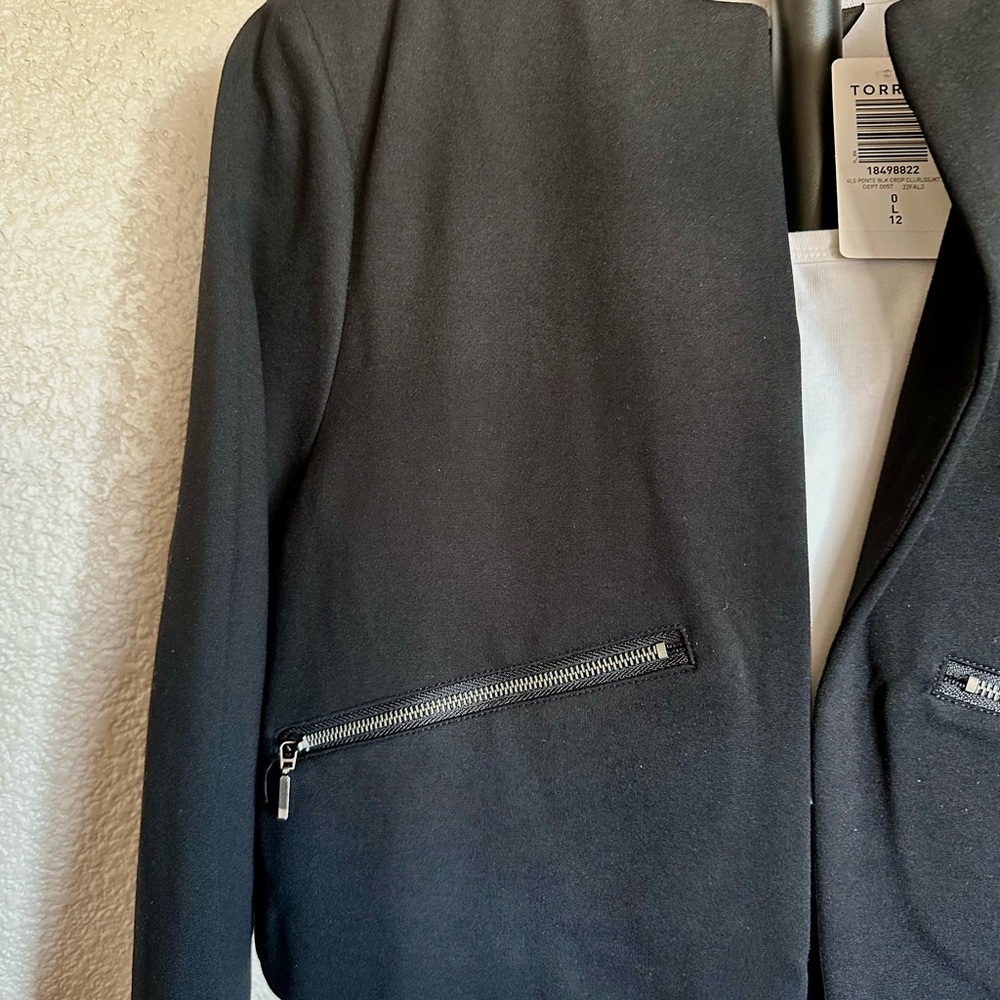 Torrid Women's Black Cropped Jacket Size:0X (12) - Picture 5 of 7